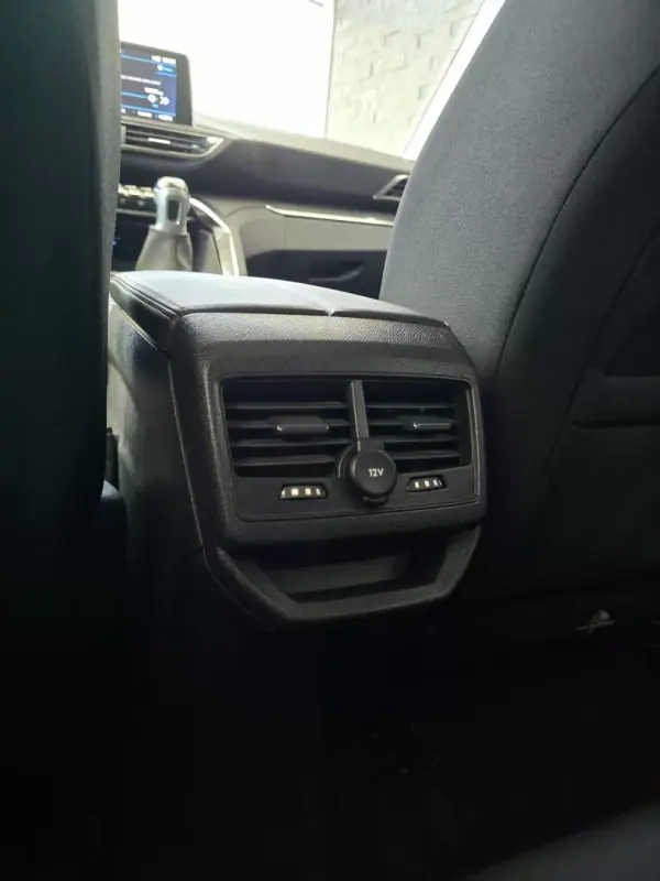 Peugeot 3008 2019 - 18640 EUR, 104863 km - AUTO.MOTO.pt - 104863km - foto 9 de 25