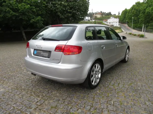 Audi A3 Sportback 2005 - 6990 EUR, 330000 km - AUTO.MOTO.pt - 330000km - foto 8 de 31
