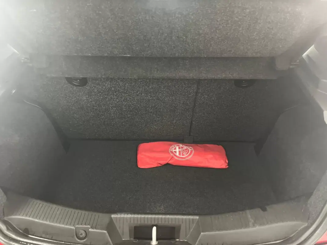 Alfa Romeo MiTo 2017 - 11750 EUR, 108340 km - AUTO.MOTO.pt - 108340km - foto 10 de 10