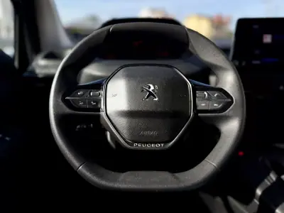 Peugeot Partner 1.5 BlueHdi L1 102Cv | CARPLAY | IVA DEDUTÍVEL 2023 - 14950 EUR, 98000 km - AUTO.MOTO.pt - 98000km - foto 19 de 22