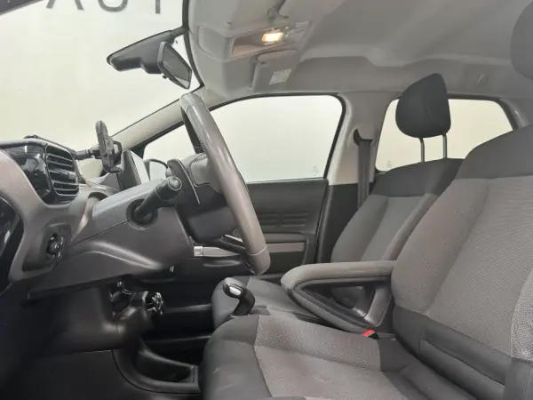 Citroën C4 Cactus 2017 - 13990 EUR, 163000 km - 163000km - foto 22 de 24