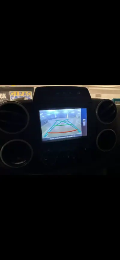 Peugeot Partner L1 2018 - 12490 EUR, 119000 km - AUTO.MOTO.pt - 119000km - foto 3 de 3