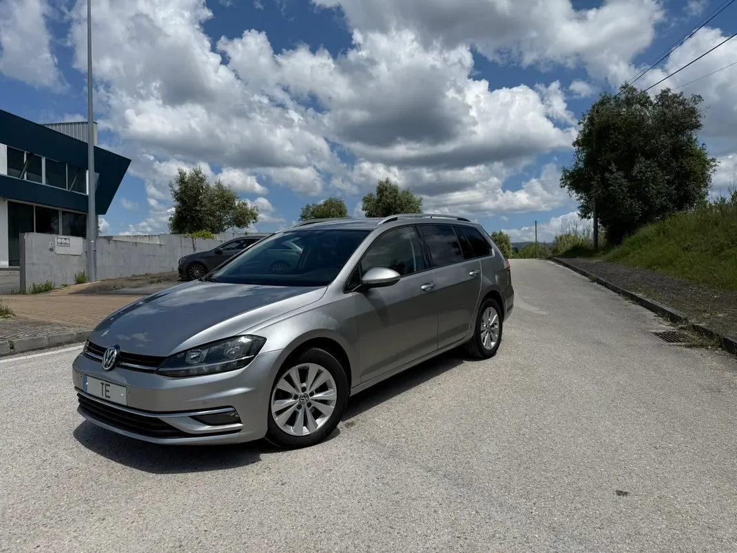 Volkswagen Golf Variant 2017 - 11250 EUR, 193000 km - AUTO.MOTO.pt - 193000km - foto 1 de 14