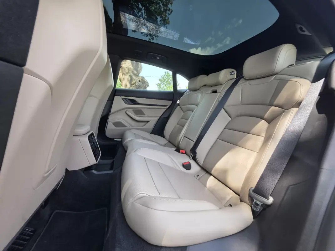 Porsche Taycan Cross Turismo 2021 - 65499 EUR, 59000 km - AUTO.MOTO.pt - 59000km - foto 23 de 40