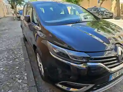 Renault Espace 2015 - 11000 EUR, 231000 km - AUTO.MOTO.pt - 231000km - foto 7 de 9