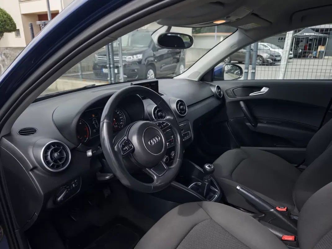 Audi A1 Sportback 2015 - 11990 EUR, 172000 km - 172000km - foto 12 de 39