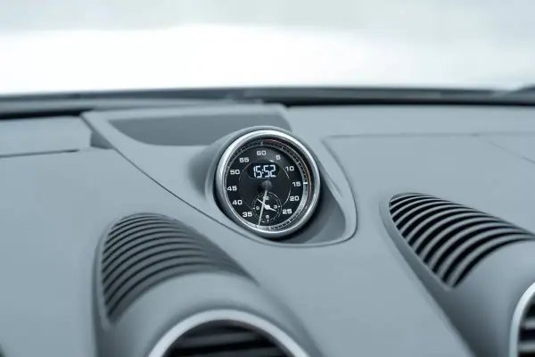 Porsche 718 Spyder 2020 - 124950 EUR, 16000 km - AUTO.MOTO.pt - 16000km - foto 29 de 52