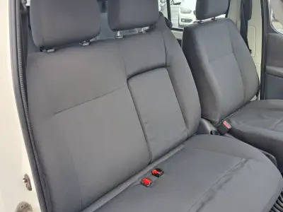 Toyota HiAce 2010 - 12500 EUR, 331380 km - AUTO.MOTO.pt - 331380km - foto 19 de 30
