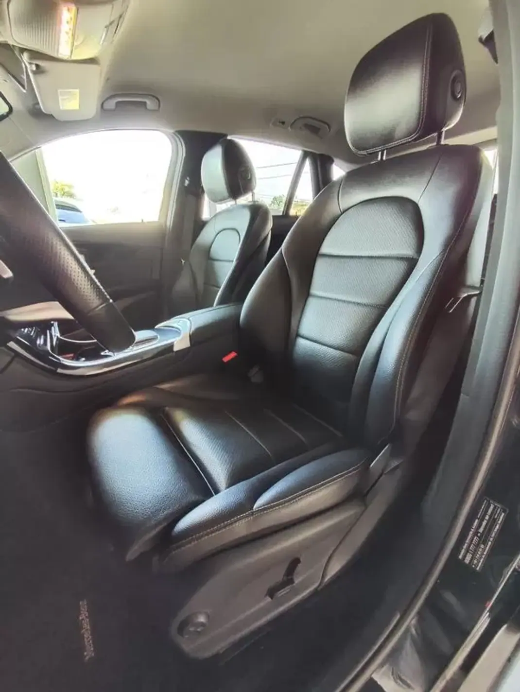 Mercedes-Benz GLC 300 2022 - 41500 EUR, 64500 km - AUTO.MOTO.pt - 64500km - foto 26 de 40