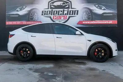 Tesla Model Y 2022 - 36900 EUR, 70000 km - AUTO.MOTO.pt - 70000km - foto 2 de 25