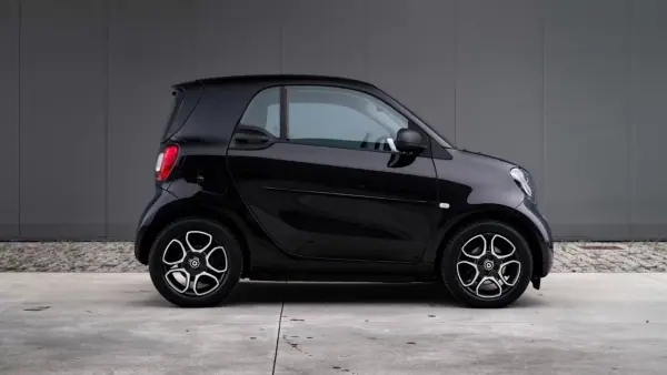 Smart Fortwo Cabrio 2017 - 11200 EUR, 73000 km - AUTO.MOTO.pt - 73000km - foto 4 de 23