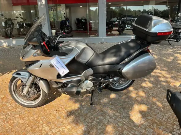Honda Africa Twin Adventure Sports 2009 - 4350 EUR, 45710 km - AUTO.MOTO.pt - 45710km - foto 11 de 18