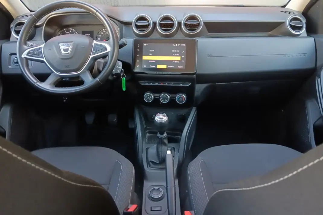 Dacia Duster 2021 - 17500 EUR, 142842 km - AUTO.MOTO.pt - 142842km - foto 13 de 21