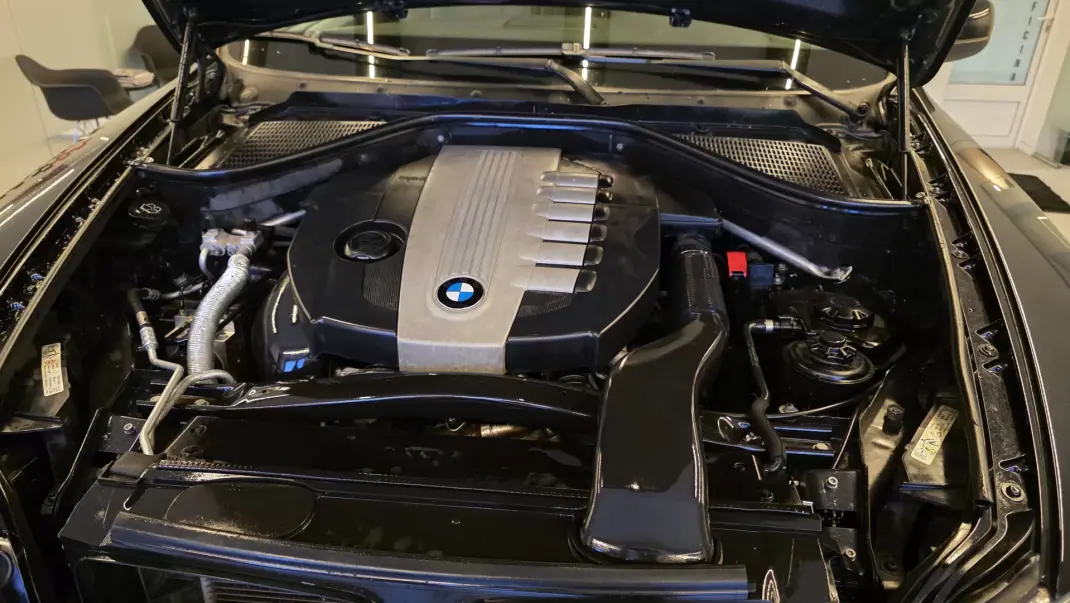 BMW X5 2008 - 14900 EUR, 273516 km - AUTO.MOTO.pt - 273516km - foto 25 de 51