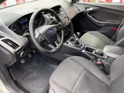 Ford Focus SW 2016 - 10490 EUR, 154200 km - AUTO.MOTO.pt - 154200km - foto 10 de 20
