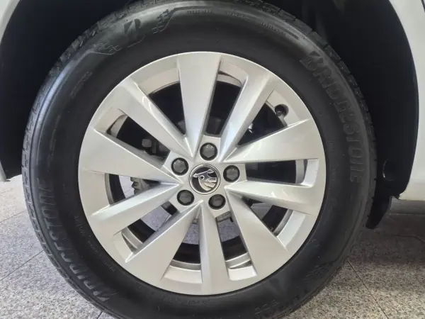 Skoda Kamiq 2024 - 21000 EUR, 37200 km - AUTO.MOTO.pt - 37200km - foto 17 de 25