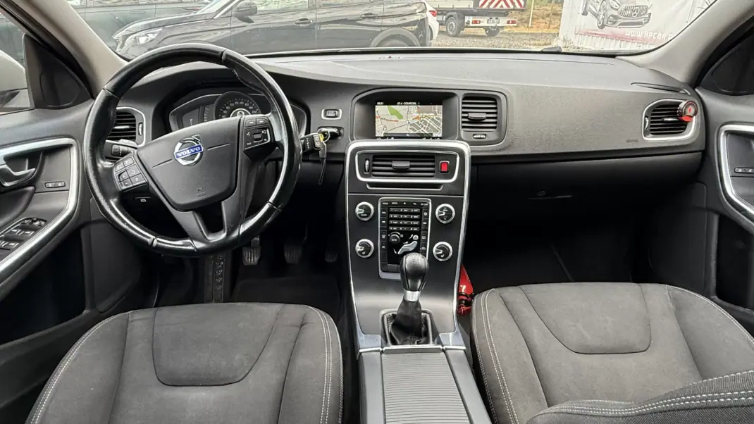 Volvo V60 2015 - 9990 EUR, 265000 km - 265000km - foto 15 de 25