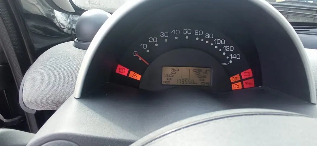 Smart ForTwo Coupé 2004 - 2150 EUR, 179 km - AUTO.MOTO.pt - 179km - foto 7 de 7