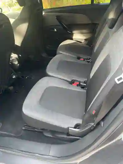 Citroën C4 Grand Picasso 2018 - 8000 EUR, 224000 km - AUTO.MOTO.pt - 224000km - foto 10 de 15