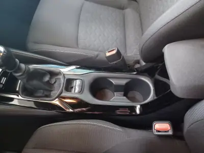 Toyota Corolla 2019 - 18390 EUR, 81211 km - AUTO.MOTO.pt - 81211km - foto 19 de 33