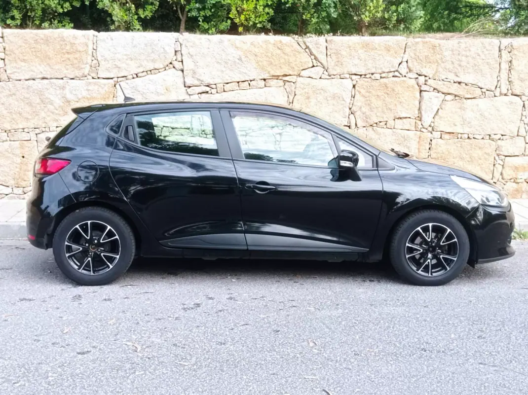 Renault Clio 2013 - 6990 EUR, 259500 km - AUTO.MOTO.pt - 259500km - foto 3 de 11