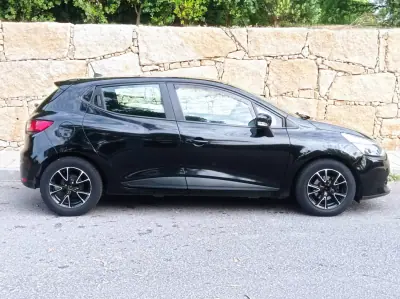 Renault Clio 2013 - 6990 EUR, 259500 km - AUTO.MOTO.pt - 259500km - foto 3 de 11