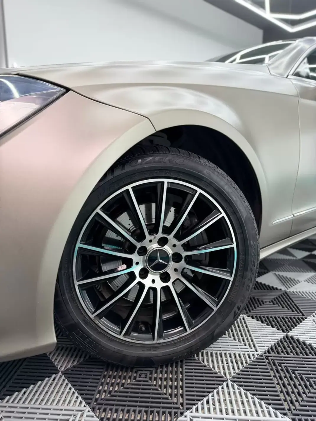 Mercedes-Benz CLS 350 2015 - 23750 EUR, 192000 km - AUTO.MOTO.pt - 192000km - foto 3 de 22