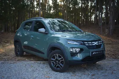 Dacia Spring 2023 - 12990 EUR, 66000 km - AUTO.MOTO.pt - 66000km - foto 3 de 15