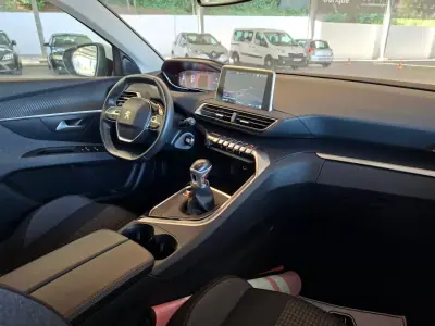 Peugeot 3008 2019 - 19900 EUR, 73744 km - 73744km - foto 19 de 23