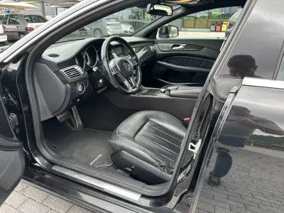 Mercedes-Benz CLS 250 2012 - 18900 EUR, 300000 km - AUTO.MOTO.pt - 300000km - foto 2 de 3