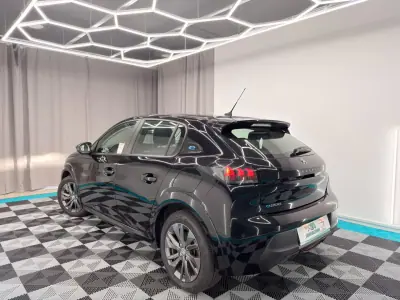 Peugeot e-208 2022 — foto 4 de 17