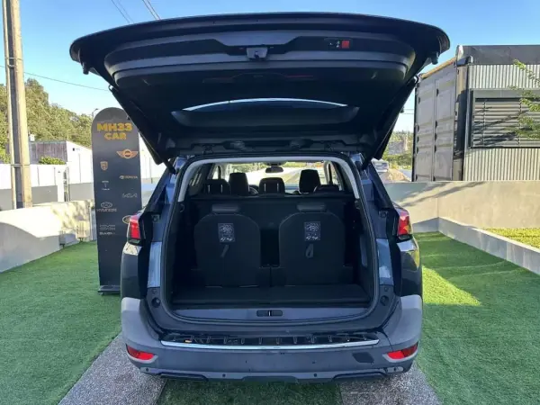 Peugeot 5008 2018 - 14900 EUR, 220000 km - AUTO.MOTO.pt - 220000km - foto 23 de 60