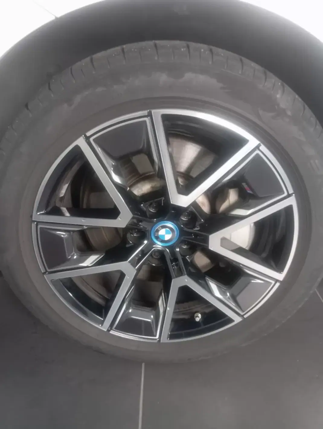 BMW i4 2023 - 39500 EUR, 33000 km - AUTO.MOTO.pt - 33000km - foto 14 de 29