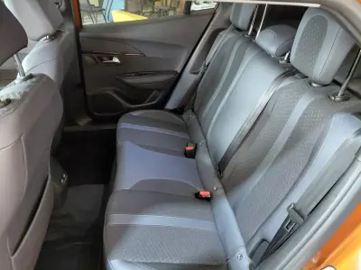 Peugeot e-2008 2020 - 16800 EUR, 98000 km - AUTO.MOTO.pt - 98000km - foto 21 de 23