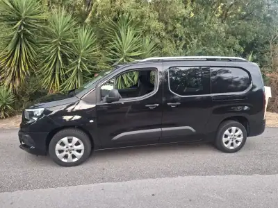 Opel Combo 2020 - 19250 EUR, 79784 km - AUTO.MOTO.pt - 79784km - foto 3 de 21