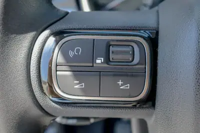 Citroën C3 2018 - 9990 EUR, 89000 km - AUTO.MOTO.pt - 89000km - foto 21 de 28