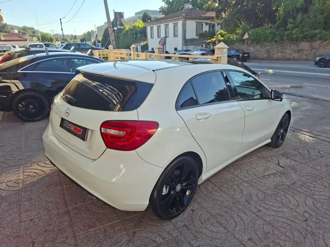 Mercedes-Benz A 200 2014 - 15900 EUR, 212000 km - 212000km - foto 8 de 32