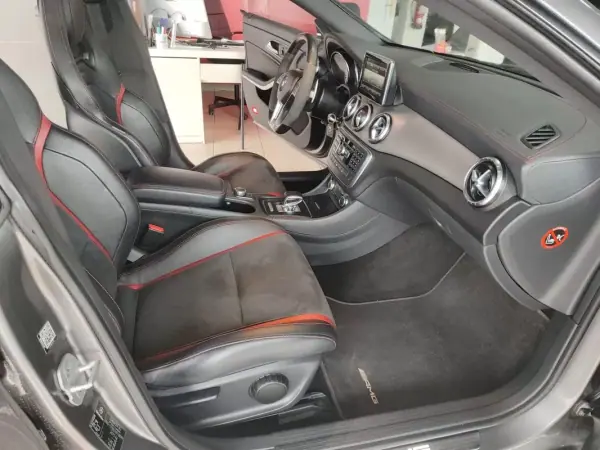 Mercedes-Benz CLA 45 AMG 2014 - 32990 EUR, 130000 km - AUTO.MOTO.pt - 130000km - foto 15 de 40