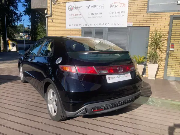Honda Civic 2008 - 6900 EUR, 155220 km - AUTO.MOTO.pt - 155220km - foto 4 de 15