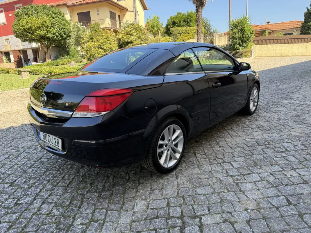 Opel Astra Cabrio 2006 - 7499 EUR, 97000 km - 97000km - foto 24 de 25