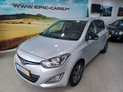 Hyundai i20 2014 - 9890 EUR, 101619 km - AUTO.MOTO.pt - 101619km - foto 5 de 41