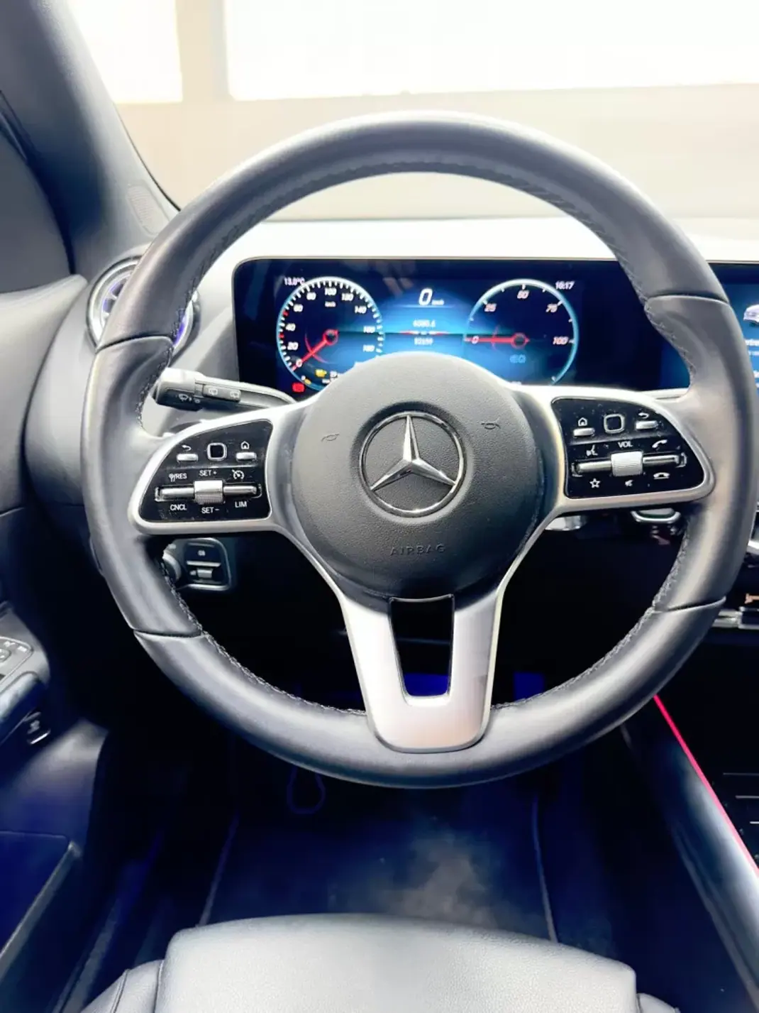 Mercedes-Benz EQA 2022 - 32900 EUR, 83000 km - AUTO.MOTO.pt - 83000km - foto 12 de 23