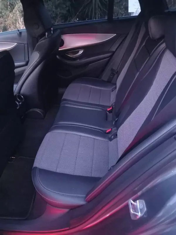 Mercedes-Benz E 220 2017 - 18500 EUR, 315048 km - AUTO.MOTO.pt - 315048km - foto 13 de 16