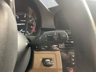 BMW 318 2010 - 10999 EUR, 181000 km - AUTO.MOTO.pt - 181000km - foto 44 de 46