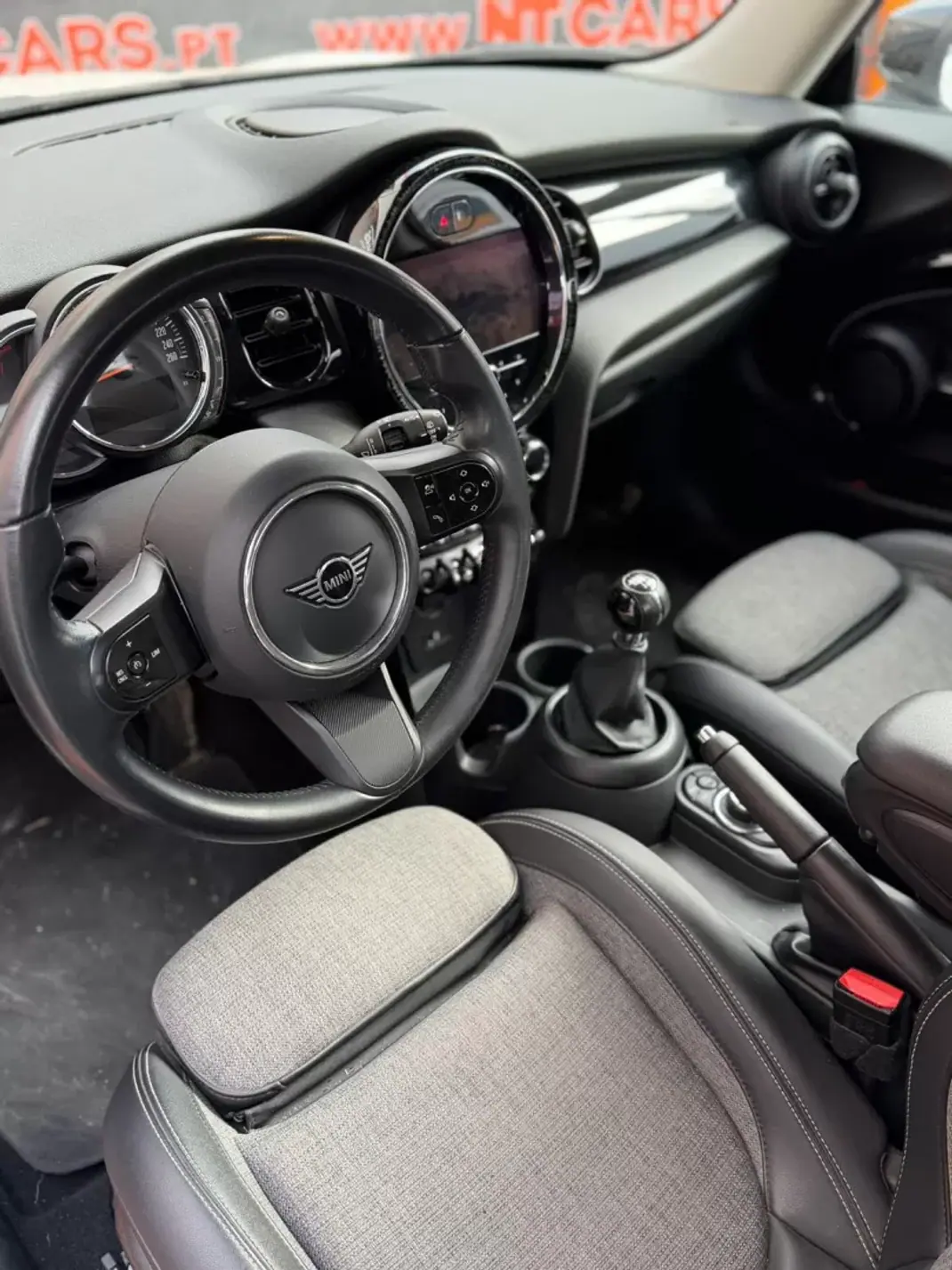 MINI Cooper 2023 - 22900 EUR, 48618 km - AUTO.MOTO.pt - 48618km - foto 9 de 15