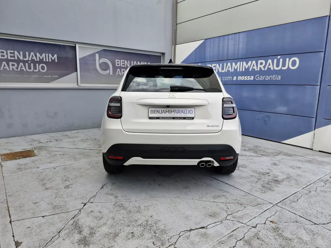 Fiat 600 2025 - 23900 EUR, 10981 km - AUTO.MOTO.pt - 10981km - foto 8 de 23