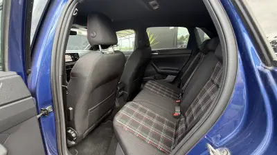 Volkswagen Polo 2019 - 22990 EUR, 130000 km - AUTO.MOTO.pt - 130000km - foto 6 de 32