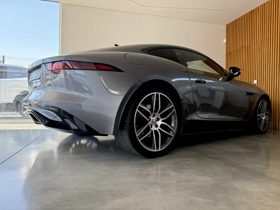 Jaguar F-Type 2018 - 46000 EUR, 64300 km - AUTO.MOTO.pt - 64300km - foto 78 de 135