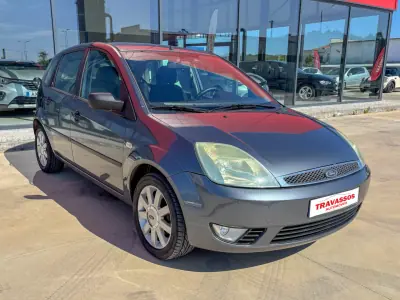 Ford Fiesta 2004 - 2000 EUR, 1 km - 1km - foto 3 de 10