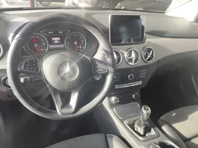 Mercedes-Benz B 180 2017 - 17490 EUR, 76000 km - AUTO.MOTO.pt - 76000km - foto 7 de 15